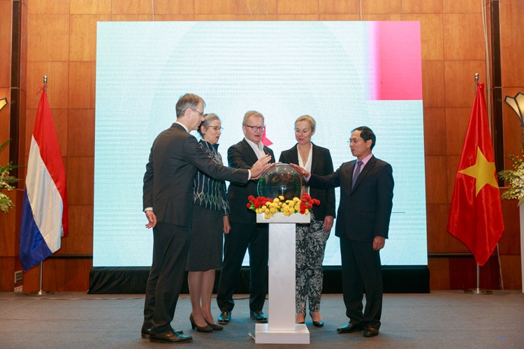 Việt Nam – Hà Lan tái khẳng định quan hệ hợp tác kinh tế bền vững viet nam ha lan tai khang dinh quan he hop tac kinh te ben vung