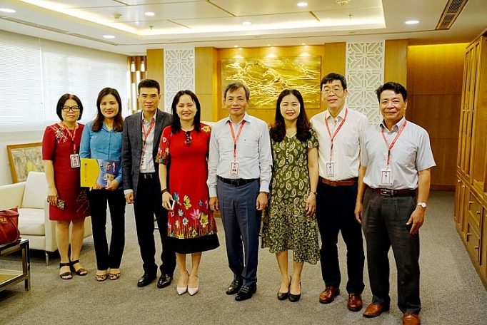 Công đoàn Dầu khí Việt Nam làm việc với các Công đoàn trực thuộc khu vực phía Nam cong doan dau khi viet nam lam viec voi cac cong doan truc thuoc khu vuc phia nam