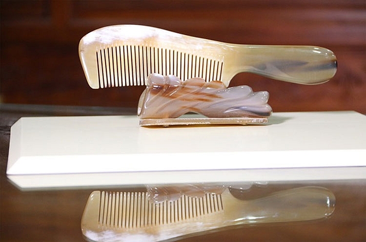 Ký ức về những chiếc lược sừng Ký ức về những chiếc lược sừng