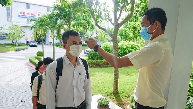 Phòng, chống dịch trong sản xuất công nghiệp: Đặt an toàn lên trước
