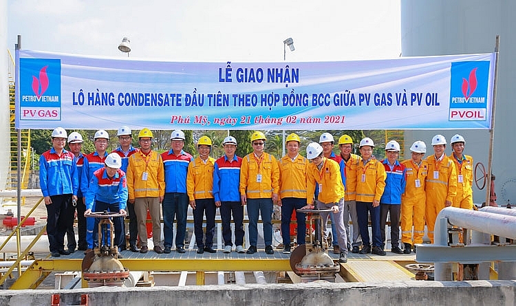 Lễ giao nhận lô Condensate đầu tiên theo hợp đồng BCC giữa PV Gas và PV Oil