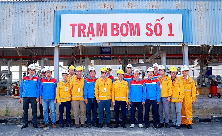 Lễ giao nhận lô Condensate đầu tiên theo hợp đồng BCC giữa PV Gas và PV Oil