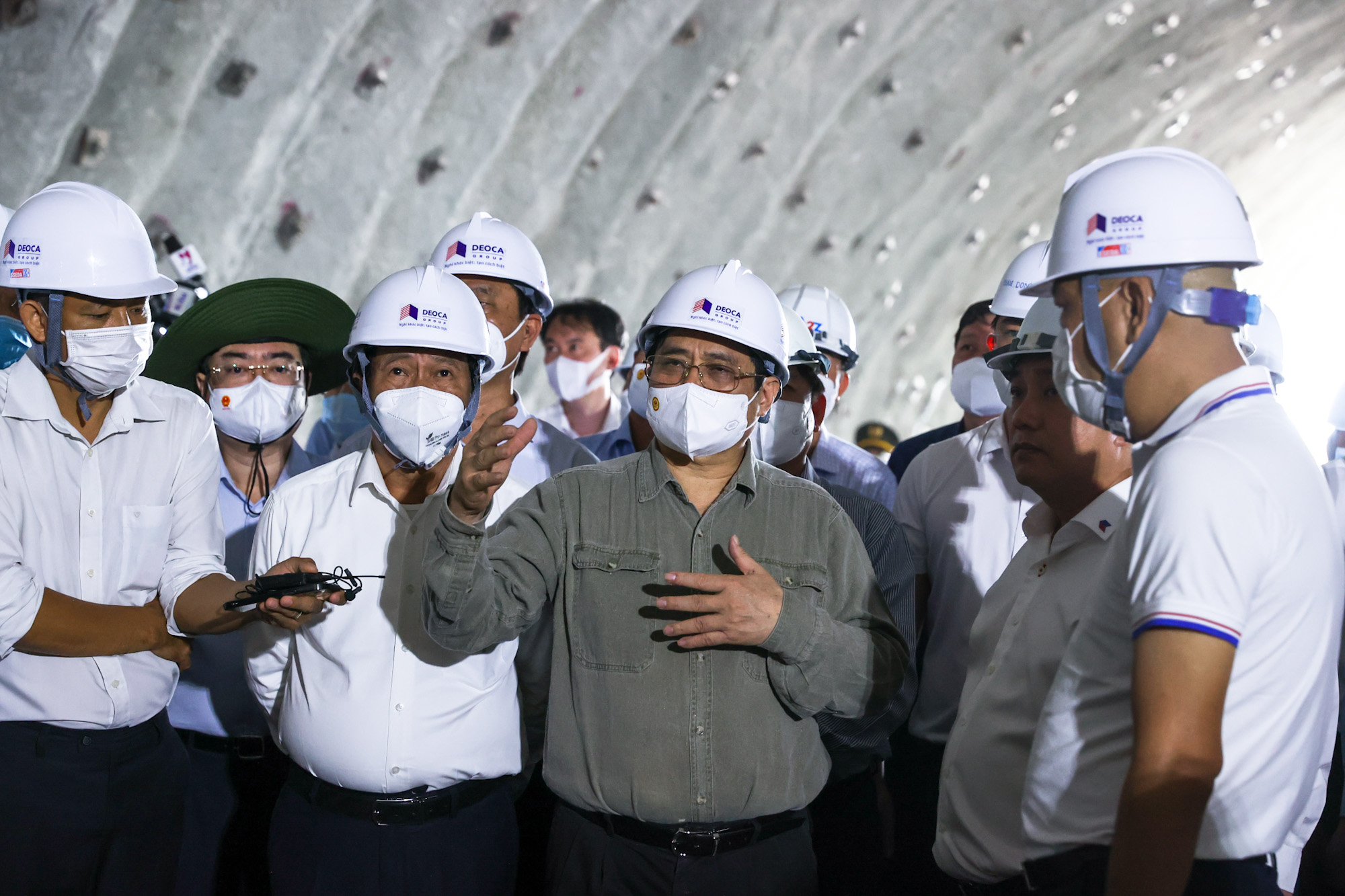 Thủ tướng tiếp tục kiểm tra, đôn đốc thi công tuyến cao tốc Bắc – Nam - Ảnh 8. Thủ tướng tiếp tục kiểm tra, đôn đốc thi công tuyến cao tốc Bắc – Nam - Ảnh 8.