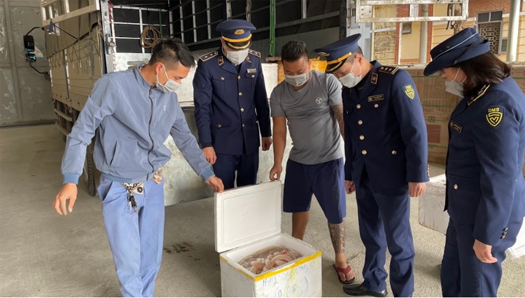 Nỗi lo thực phẩm bẩn (trùng tít) Nỗi lo thực phẩm bẩn (trùng tít)