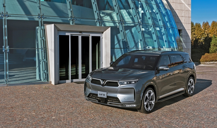 “Hời” lớn khi đặt mua sớm ô tô điện VinFast VF 8 và VF 9 “Hời” lớn khi đặt mua sớm ô tô điện VinFast VF 8 và VF 9