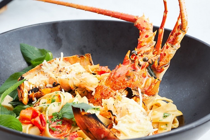 Resort 5 sao khiến Lý Nhã Kỳ say đắm khi nghỉ dưỡng ở Phú Quốc resort 5 sao khien ly nha ky say dam khi nghi duong o phu quoc