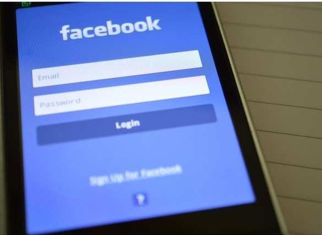 canh bao nguoi dung facebook nen thay doi mat khau ngay bay gio