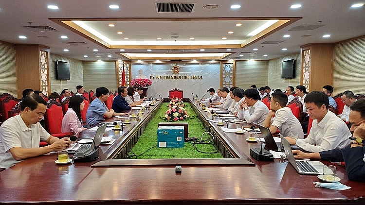 Đẩy nhanh tiến độ đầu tư xây dựng các công trình điện trên địa bàn tỉnh Sơn La Đẩy nhanh tiến độ đầu tư xây dựng các công trình điện trên địa bàn tỉnh Sơn La