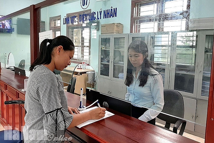 PC Hà Nam phấn đấu hoàn thành số hóa 100% hợp đồng mua bán điện vào tháng 12/2021 PC Hà Nam phấn đấu hoàn thành số hóa 100% hợp đồng mua bán điện vào tháng 12/2021