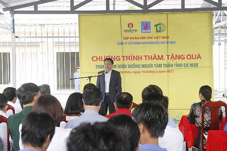 PVN thăm tặng quà cho trung tâm nuôi dưỡng người tâm thần: Thêm yêu thương bù đắp những tổn thương PVN thăm tặng quà cho trung tâm nuôi dưỡng người tâm thần: Thêm yêu thương bù đắp những tổn thương