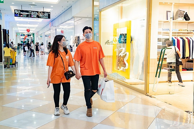 Bán lẻ đổ xô vào trung tâm thương mại sau đại dịch