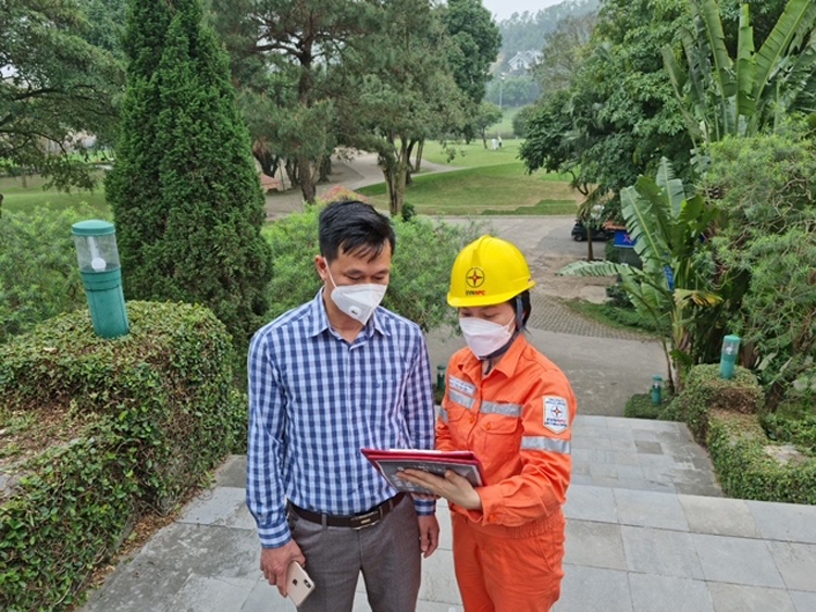 Điện lực Vĩnh Phúc - Nâng cao ý thức tiết kiệm trong mùa nắng nóng Điện lực Vĩnh Phúc - Nâng cao ý thức tiết kiệm trong mùa nắng nóng