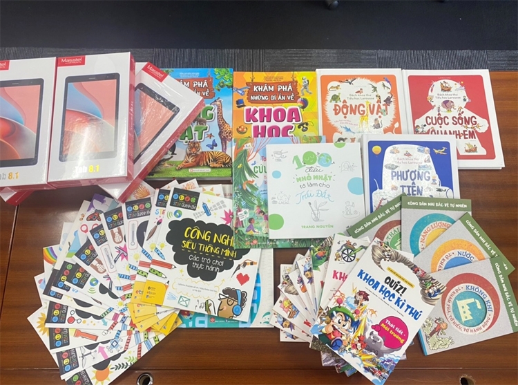 Panasonic hỗ trợ thiết bị học tập và tủ sách tại các trường học ở ba địa phương Panasonic hỗ trợ thiết bị học tập và tủ sách tại các trường học ở ba địa phương