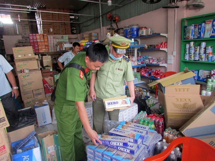 Nhức nhối nạn kinh doanh thuốc lá điếu nhập lậu Nhức nhối nạn kinh doanh thuốc lá điếu nhập lậu