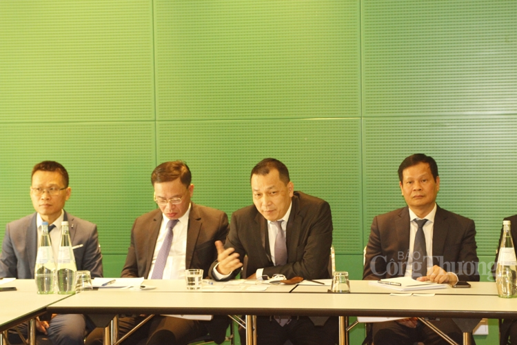 Doanh nghiệp Đức quan tâm đến lĩnh vực năng lượng tái tạo của Việt Nam Doanh nghiệp Đức quan tâm đến lĩnh vực năng lượng tái tạo của Việt Nam