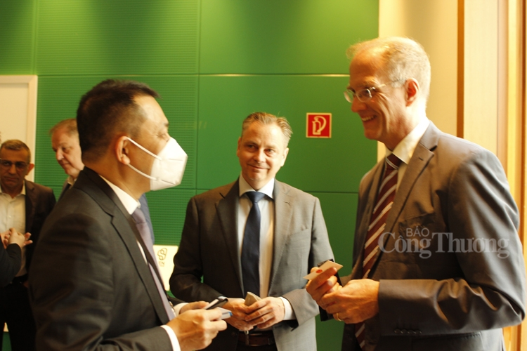 Doanh nghiệp Đức quan tâm đến lĩnh vực năng lượng tái tạo của Việt Nam Doanh nghiệp Đức quan tâm đến lĩnh vực năng lượng tái tạo của Việt Nam