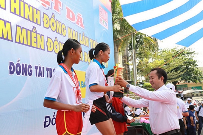 Hơn 2.000 người tham dự Giải Việt dã truyền hình Đồng Nai lần thứ 25 hon 2000 nguoi tham du giai viet da truyen hinh dong nai lan thu 25