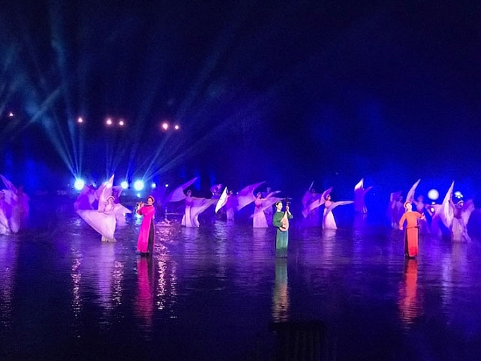 quoc oai day manh phat trien du lich theo huong ben vung