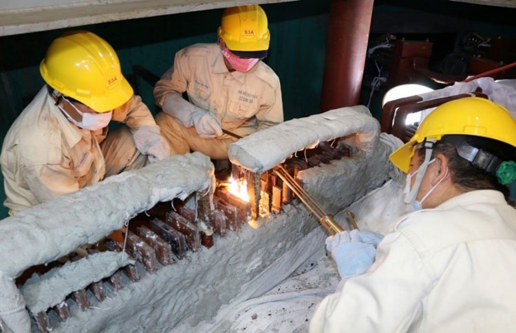 Sê San 3A lần đầu tự thay thế, khôi phục cách điện thanh dẫn máy phát hỏng cách điện Sê San 3A lần đầu tự thay thế, khôi phục cách điện thanh dẫn máy phát hỏng cách điện