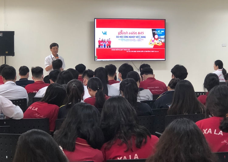 Đại học Công nghiệp Việt – Hung: Tư vấn hướng nghiệp cho hơn 6.000 học sinh trung học phổ thông