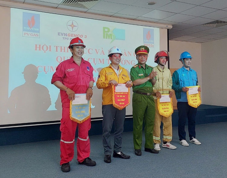 Khí Đông Nam bộ giành giải Nhất tại Hội thi PCCC Cụm Khí – Điện – Đạm Khí Đông Nam bộ giành giải Nhất tại Hội thi PCCC Cụm Khí – Điện – Đạm