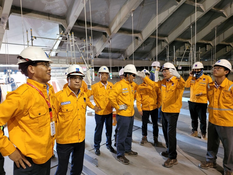 Dự án Kho chứa 1 triệu tấn LNG tại Thị Vải chào mừng mốc 1 triệu giờ làm việc an toàn Dự án Kho chứa 1 triệu tấn LNG tại Thị Vải chào mừng mốc 1 triệu giờ làm việc an toàn