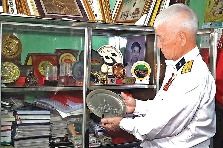 Huyền thoại "đường không dấu, tàu không số Huyền thoại "đường không dấu, tàu không số