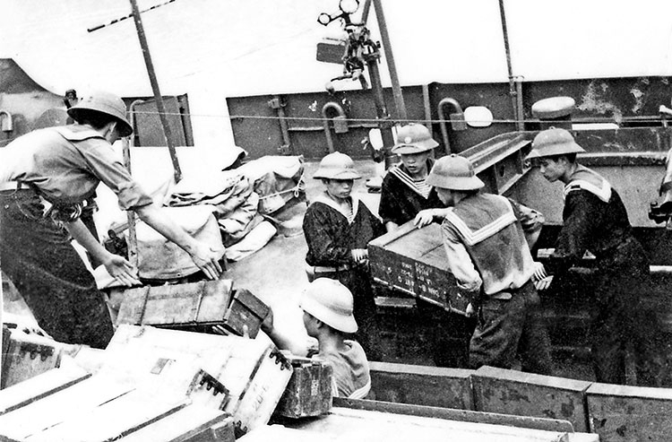 Huyền thoại "đường không dấu, tàu không số Huyền thoại "đường không dấu, tàu không số