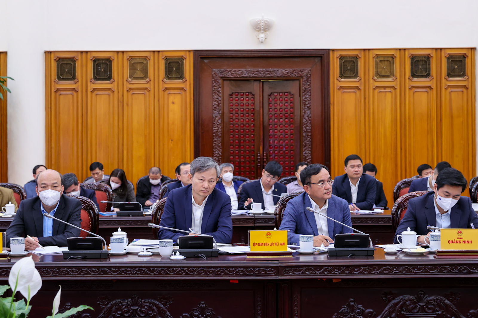 Dứt khoát không để khủng hoảng năng lượng, bảo đảm cung ứng điện cả trước mắt và lâu dài - Ảnh 2. Dứt khoát không để khủng hoảng năng lượng, bảo đảm cung ứng điện cả trước mắt và lâu dài - Ảnh 2.