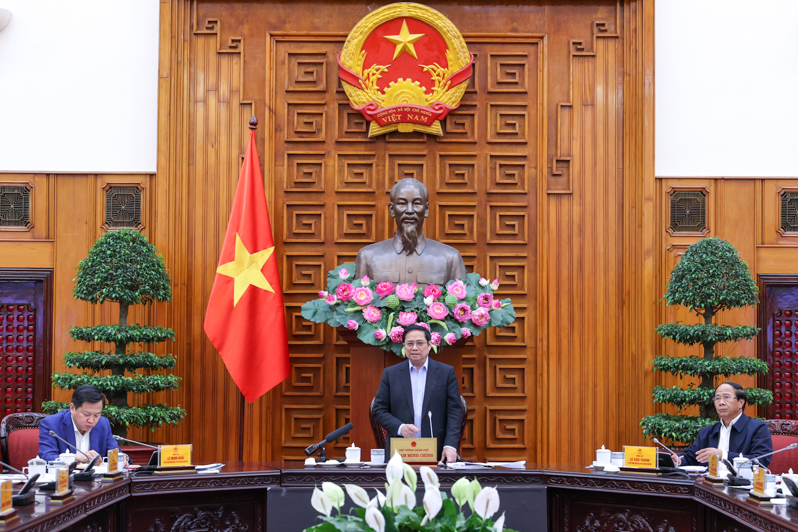 Dứt khoát không để khủng hoảng năng lượng, bảo đảm cung ứng điện cả trước mắt và lâu dài - Ảnh 6. Dứt khoát không để khủng hoảng năng lượng, bảo đảm cung ứng điện cả trước mắt và lâu dài - Ảnh 6.