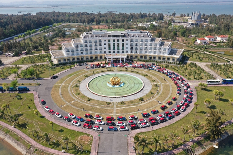 100 xe VF e34 lập kỷ lục “Đoàn caravan xe điện nhiều nhất Việt Nam” 100 xe VF e34 lập kỷ lục “Đoàn caravan xe điện nhiều nhất Việt Nam”