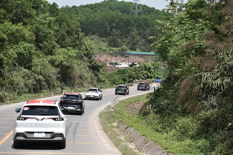 100 xe VF e34 lập kỷ lục “Đoàn caravan xe điện nhiều nhất Việt Nam” 100 xe VF e34 lập kỷ lục “Đoàn caravan xe điện nhiều nhất Việt Nam”