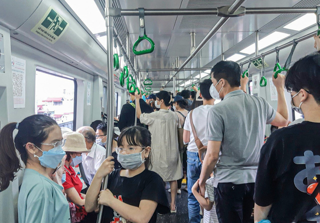 Khách đi tàu Cát Linh - Hà Đông tăng kỷ lục dịp nghỉ lễ Giỗ Tổ - Ảnh 1.