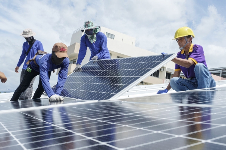 Thái Lan là một trong những quốc gia đi đầu tại khu vực về thúc đẩy phát triển điện mặt trời áp mái. Ảnh: Greenpace. Thái Lan là một trong những quốc gia đi đầu tại khu vực về thúc đẩy phát triển điện mặt trời áp mái. Ảnh: Greenpace.