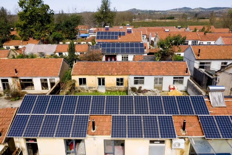 Điện mặt trời áp mái: Nhìn ra thế giới Điện mặt trời áp mái: Nhìn ra thế giới