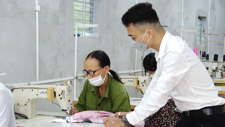 70% nhân viên nhiễm Covid, ông chủ khuyết tật vẫn quyét tâm vượt đại dịch thành công