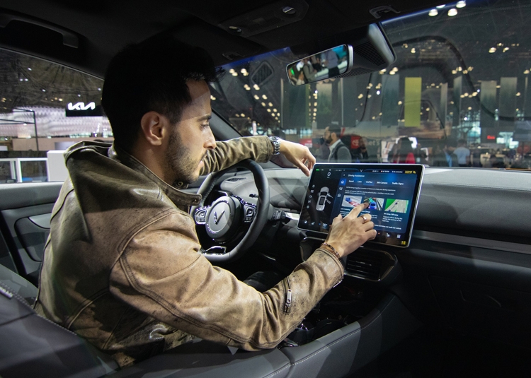 VinFast hợp tác với Amazon tích hợp trợ lý giọng nói Alexa vào xe điện thông minh VinFast hợp tác với Amazon tích hợp trợ lý giọng nói Alexa vào xe điện thông minh