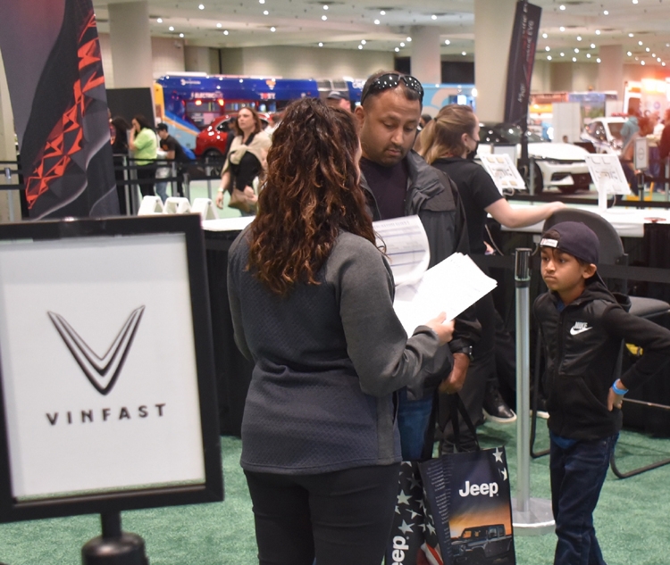 VinFast gây sốt khi lần đầu phủ sóng tại Triển lãm ô tô quốc tế New York 2022