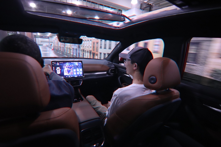 VinFast gây sốt khi lần đầu phủ sóng tại Triển lãm ô tô quốc tế New York 2022