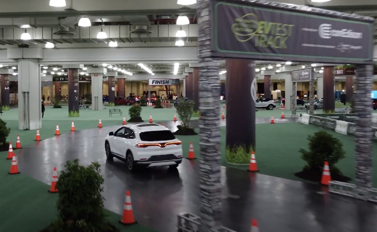 VinFast gây sốt khi lần đầu phủ sóng tại Triển lãm ô tô quốc tế New York 2022