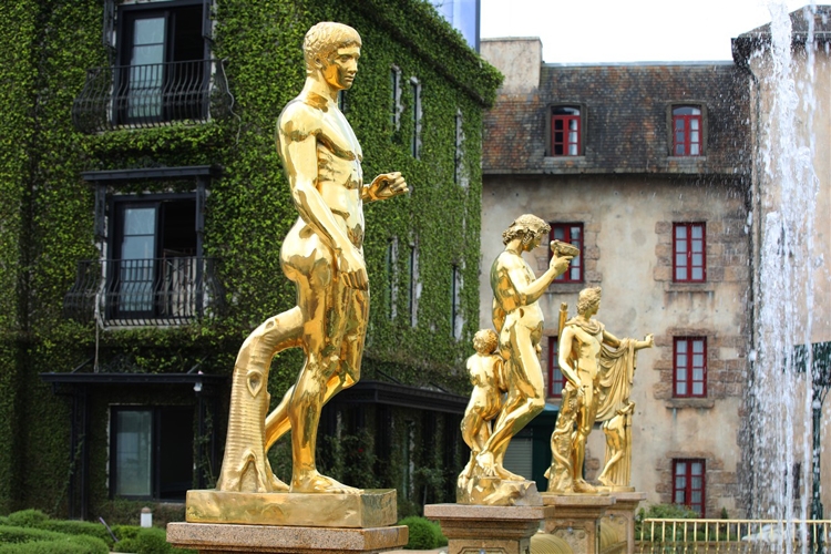 Kiệt tác mới được gia tộc điêu khắc Frilli tạo tác trên đỉnh Bà Nà hoành tráng đến cỡ nào? Kiệt tác mới được gia tộc điêu khắc Frilli tạo tác trên đỉnh Bà Nà hoành tráng đến cỡ nào?