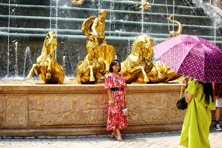 Kiệt tác mới được gia tộc điêu khắc Frilli tạo tác trên đỉnh Bà Nà hoành tráng đến cỡ nào? Kiệt tác mới được gia tộc điêu khắc Frilli tạo tác trên đỉnh Bà Nà hoành tráng đến cỡ nào?