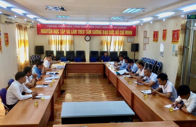 Điện lực An Dương (PC Hải Phòng) triển khai xây dựng các công trình lưới điện đảm bảo cấp điện trong mùa nắng nóng Điện lực An Dương (PC Hải Phòng) triển khai xây dựng các công trình lưới điện đảm bảo cấp điện trong mùa nắng nóng