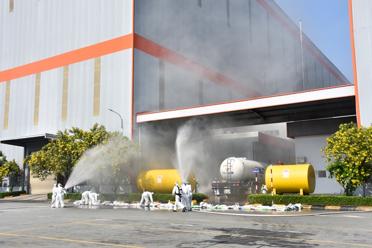 Tôn Đông Á phối hợp diễn tập ứng phó sự cố hoá chất tại doanh nghiệp tỉnh Bình Dương Tôn Đông Á phối hợp diễn tập ứng phó sự cố hoá chất tại doanh nghiệp tỉnh Bình Dương