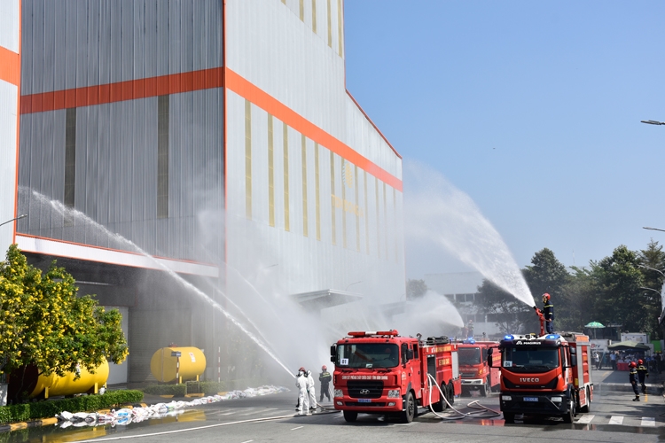 Tôn Đông Á phối hợp diễn tập ứng phó sự cố hoá chất tại doanh nghiệp tỉnh Bình Dương Tôn Đông Á phối hợp diễn tập ứng phó sự cố hoá chất tại doanh nghiệp tỉnh Bình Dương