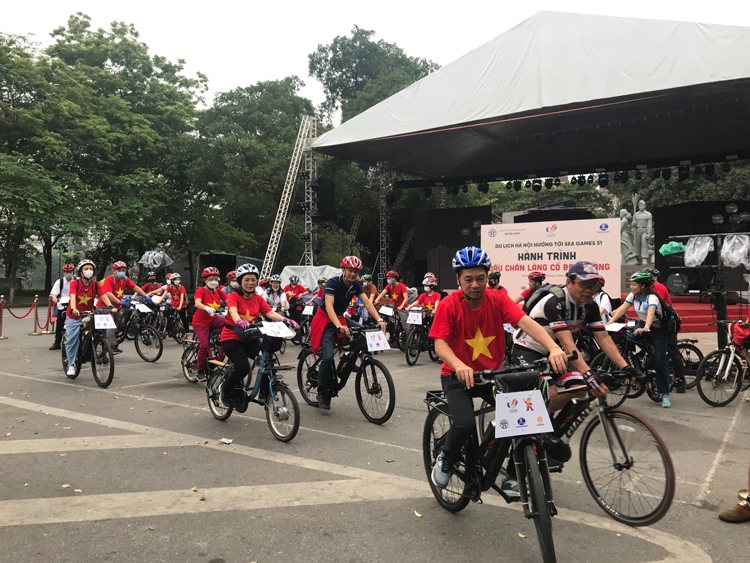 Hành trình “Dấu chân làng cổ Bát Tràng”- Khám phá những giá trị văn hóa còn ẩn dấu Hành trình “Dấu chân làng cổ Bát Tràng”- Khám phá những giá trị văn hóa còn ẩn dấu