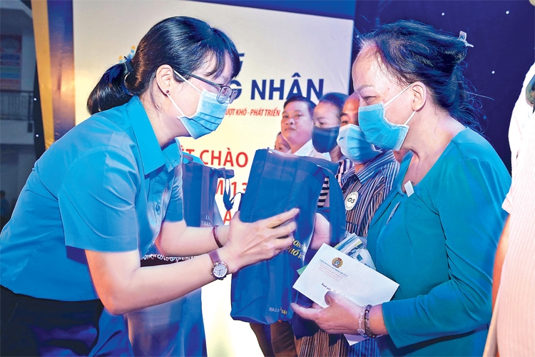 Tháng công nhân - ngày hội lớn của người lao động