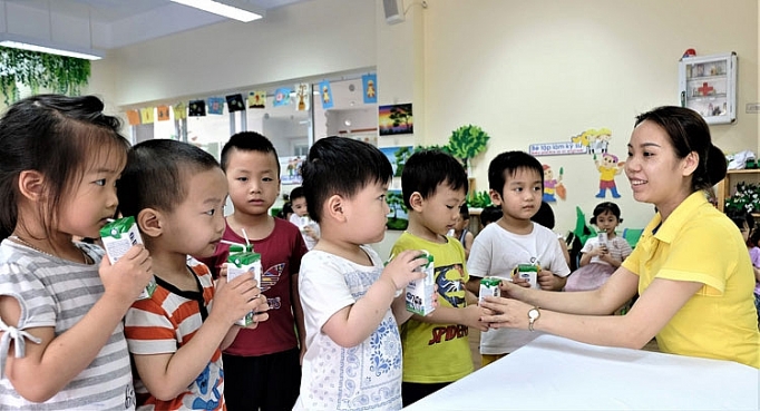 Lợi ích kép của chương trình sữa học đường Hà Nội loi ich kep cua chuong trinh sua hoc duong ha noi