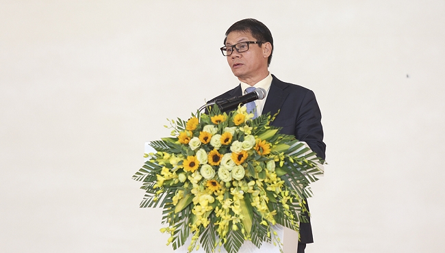 thaco chuyen doi thanh holdings voi 5 tru cot