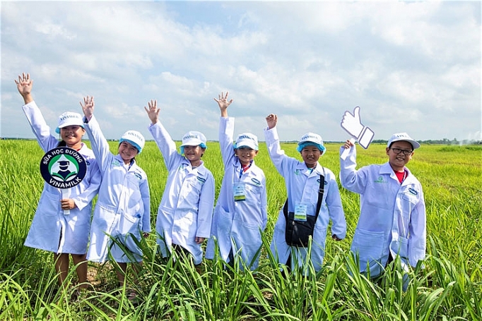 "Chuyện hậu trường" của mỗi hộp sữa học đường chuyen hau truong cua moi hop sua hoc duong